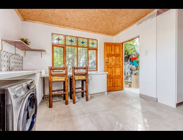 1 BEDROOM APARTMENT TO LET IN WOODMEAD